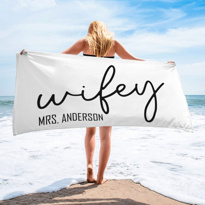 Custom Name Wifey Hubby Beach Towel, Personalized Pool Towel, Customized Bath Towel, Bride Bachelorette Beach Towel, Gift for wife